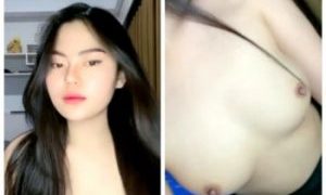 Riri Host Cantik Toket Mulus