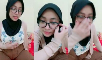 Melani Ukhty Melet Desah Tipis-tipis - AVTub