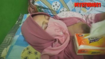 Ngentot Wanita Bercadar Pink Crot di Muka - AVTub