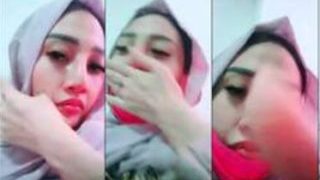 Sasmita Lepas Hijab Pamer Body Seksi - AVTub