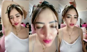 BeeFlo Pamerin Ketiak Mulus Buat Pascol Fetishnya - AVTub
