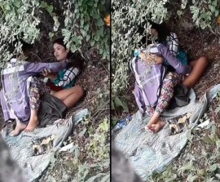 Ngintip Sejoli lagi Mesum di Semak-semak - AVTub