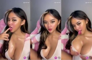 Eksotis Toge Kak Aura Mango Jilat Tetek Sendiri Hot AVTub 